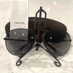 CLASSIC TOM FORD aviator black sunglasses with case